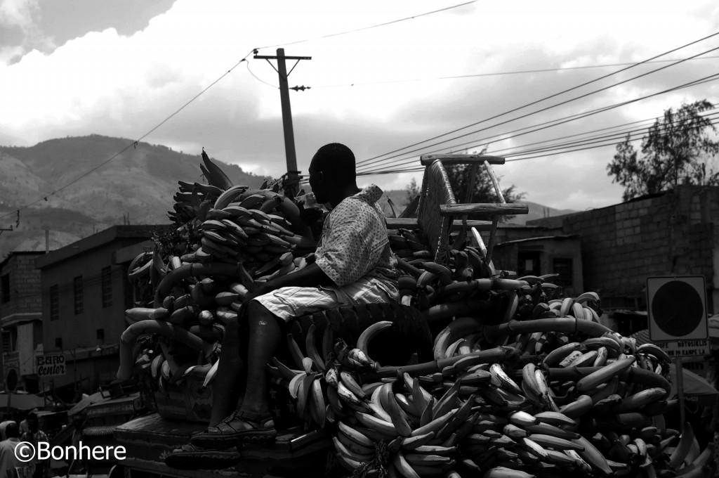 Article : Le vendeur de banane au peril de sa vie !